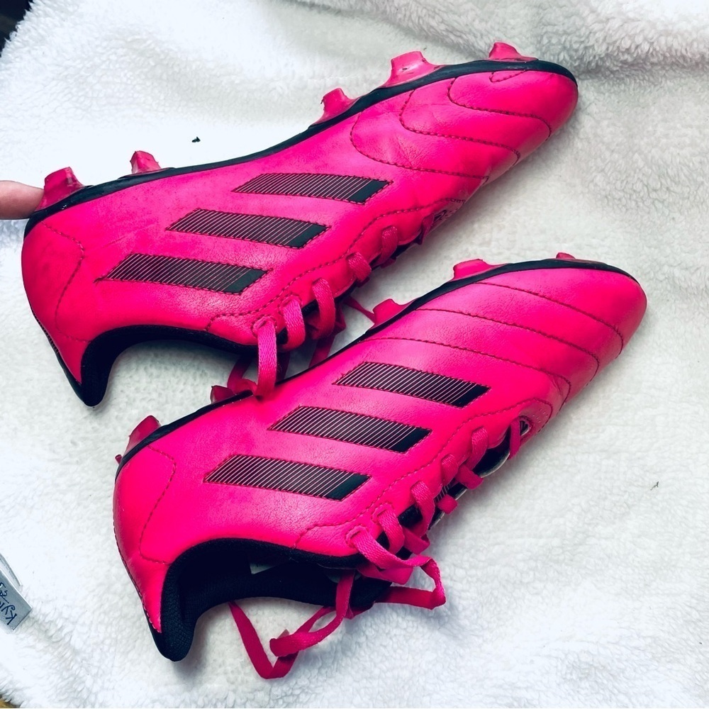 Adidas Women’s Cleats / Sneakers – Pink – Size 5 Big Kid – Excellent Condition - Picture 5 of 10